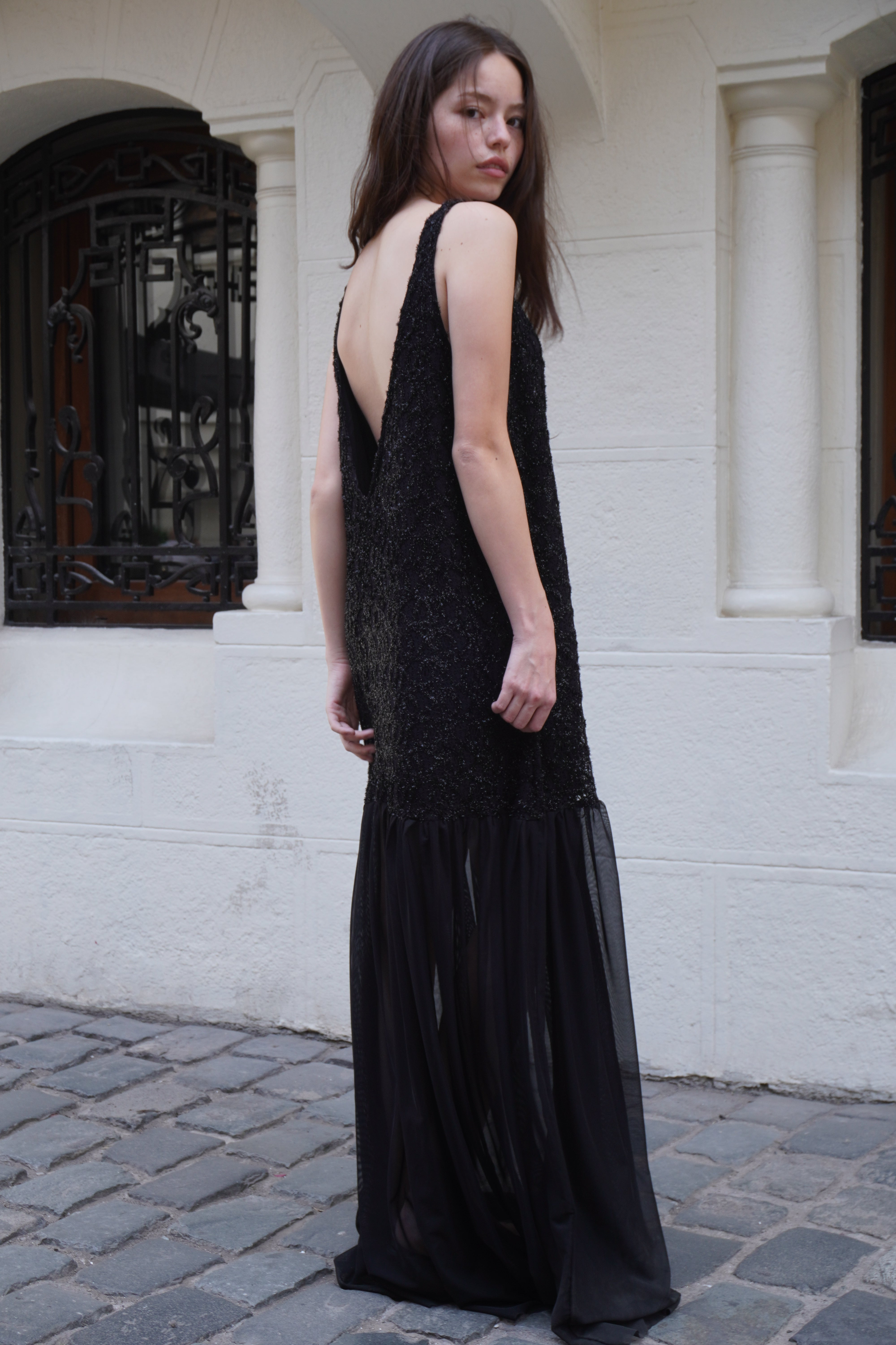 Vestido brilo bajo transparencia