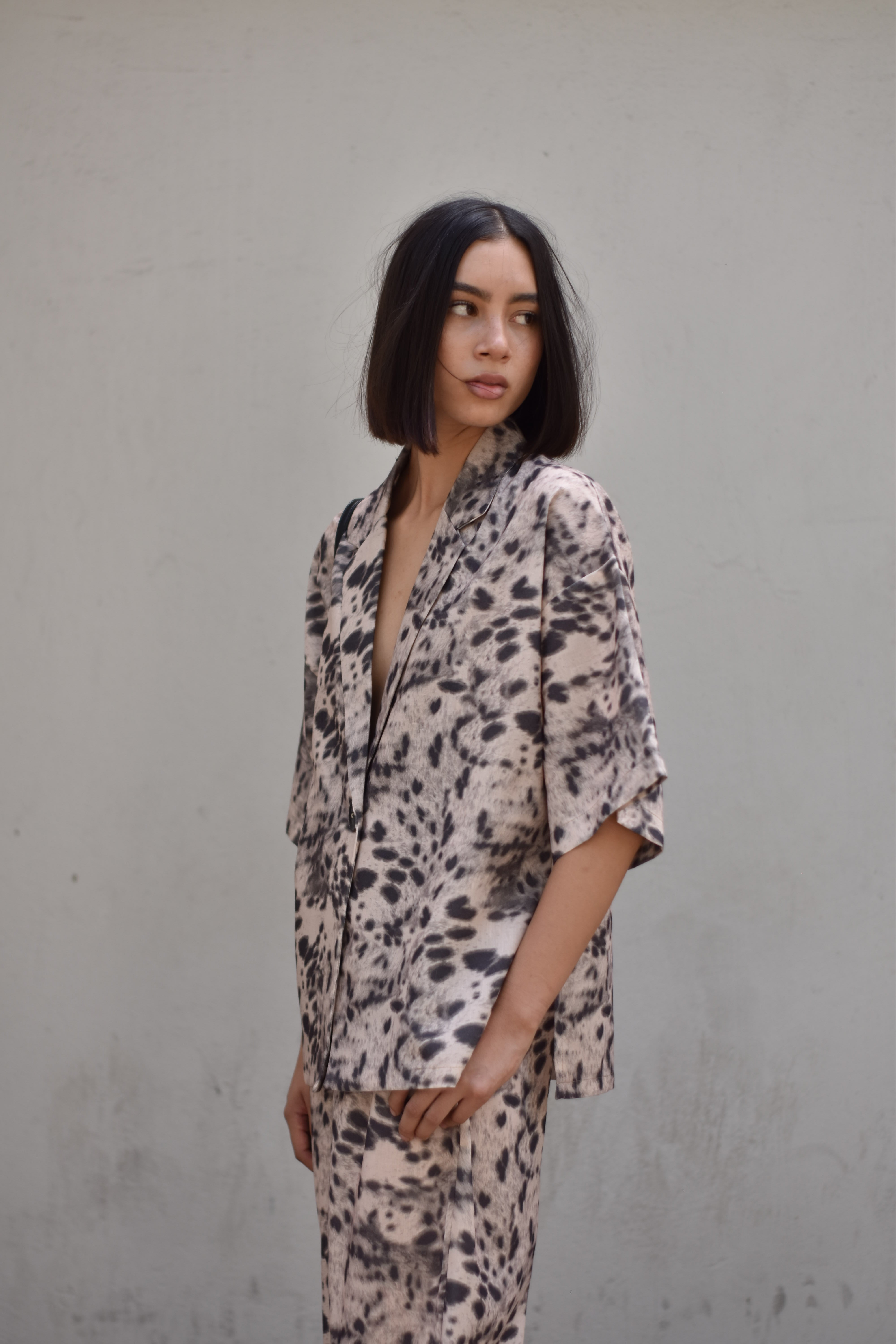 Camisa detalle solapa animal print