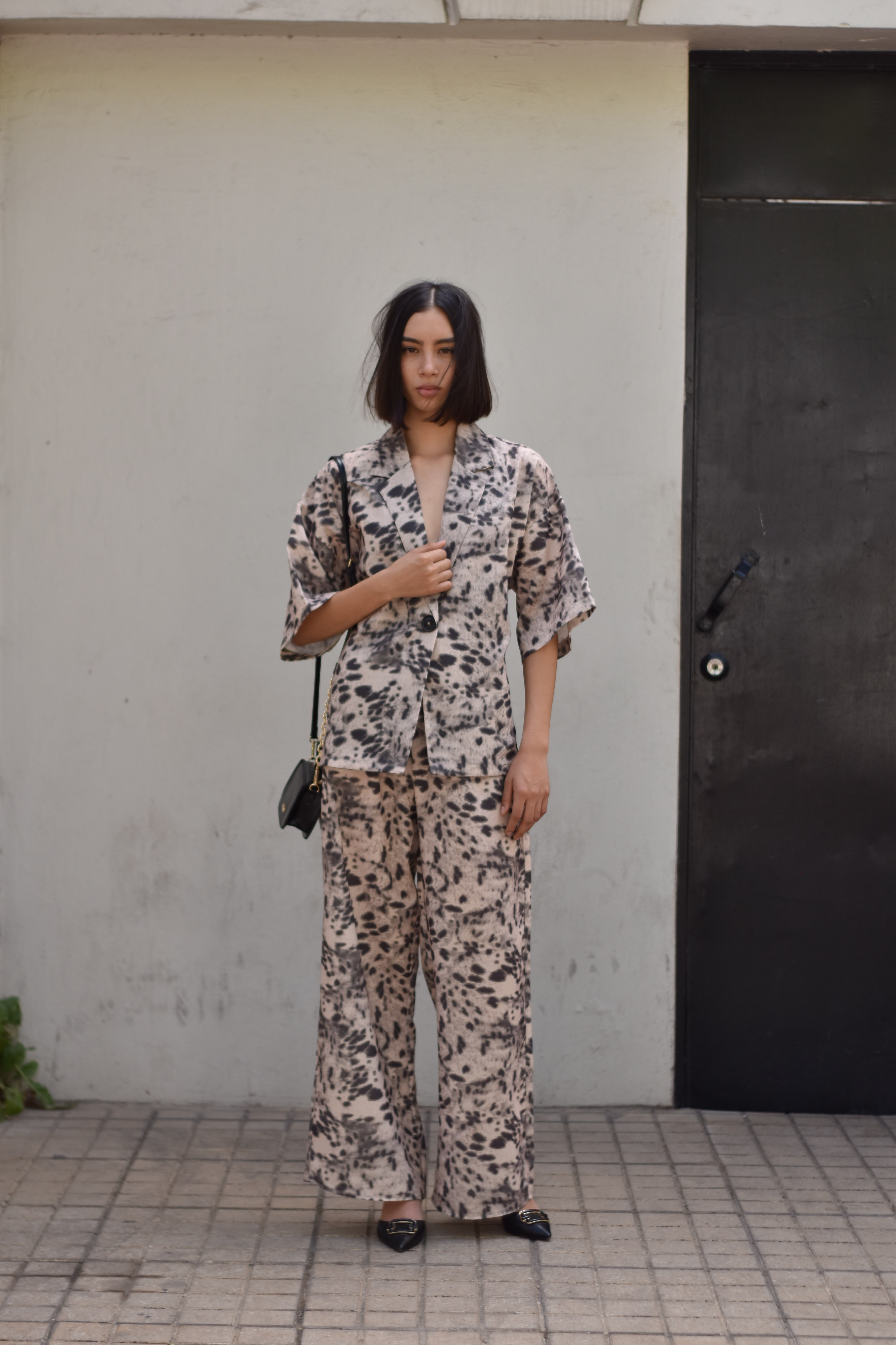 Camisa detalle solapa animal print