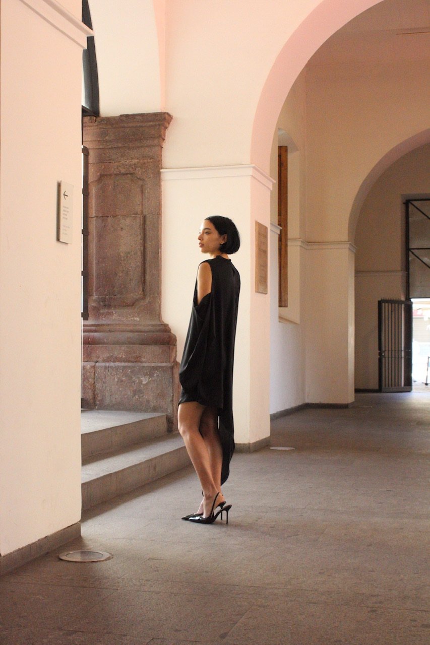 Vestido asimétrico satin