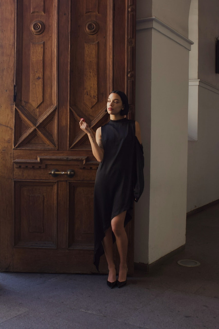 Vestido asimétrico satin